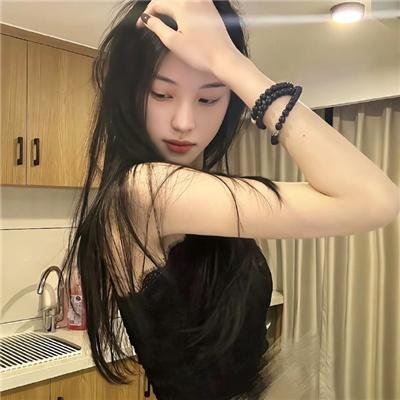 蒙面纱的男子